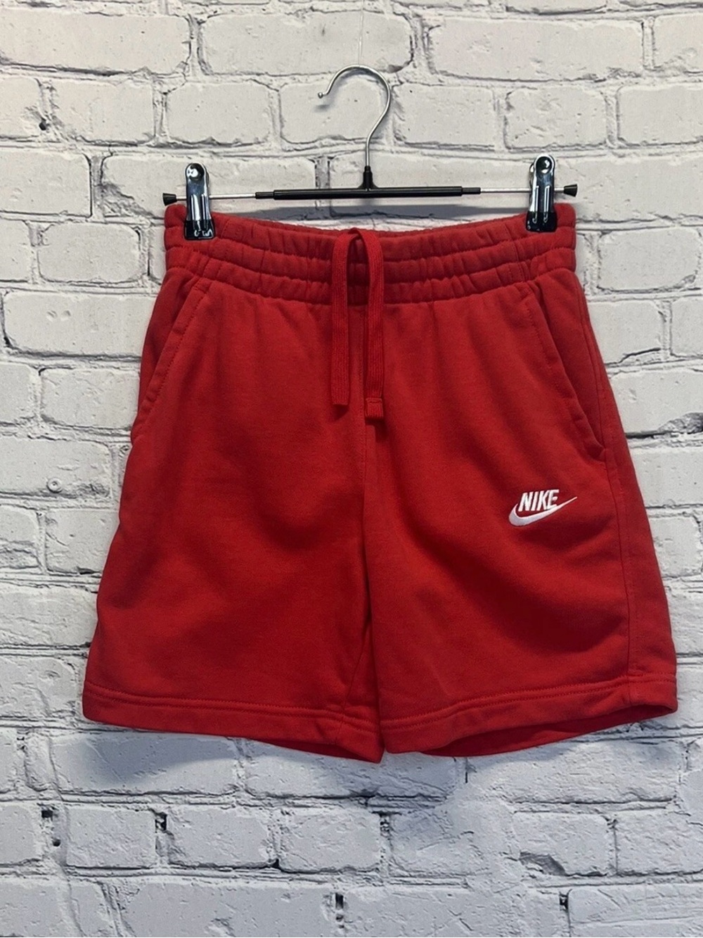 NIKE BOYS SPORTSWEAR SHORTS RED SIZE M YOUTH